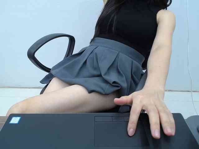 Model: Lady-Young