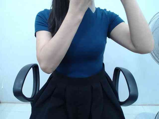 Lady-Young webcam