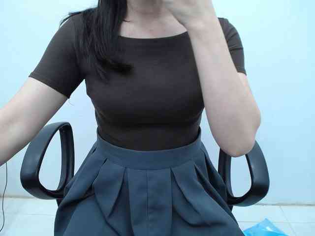 Lady-Young webcam