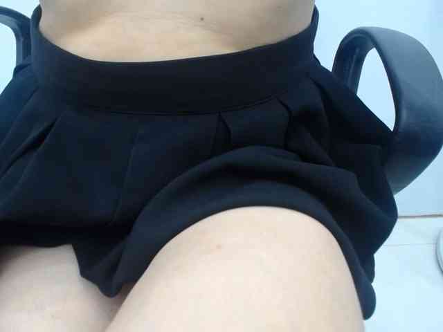 Lady-Young webcam