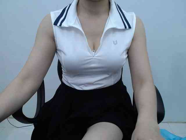 Lady-Young webcam