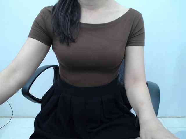 Lady-Young webcam