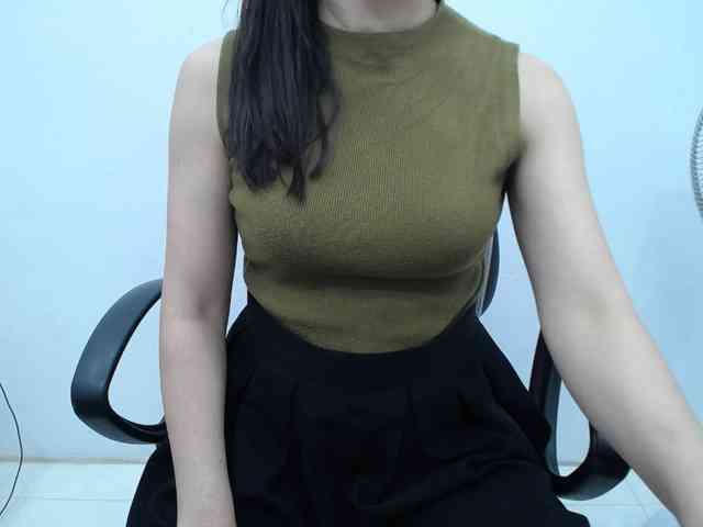 Lady-Young webcam