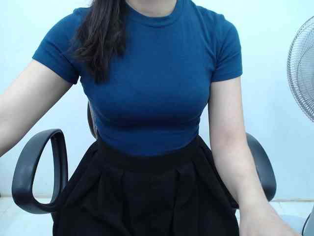 Lady-Young webcam