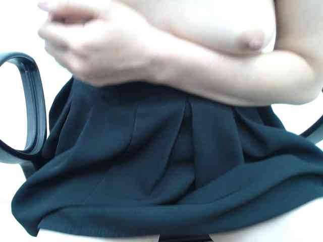 Lady-Young webcam