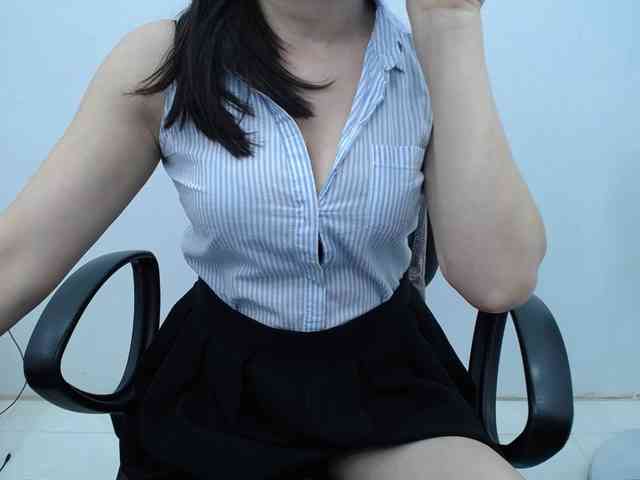 Lady-Young webcam