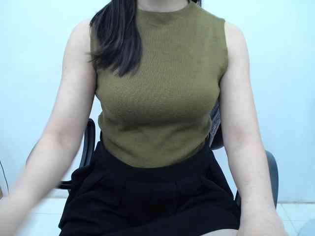 Lady-Young webcam