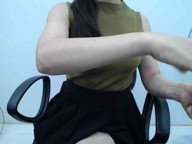 Lady-Young webcam
