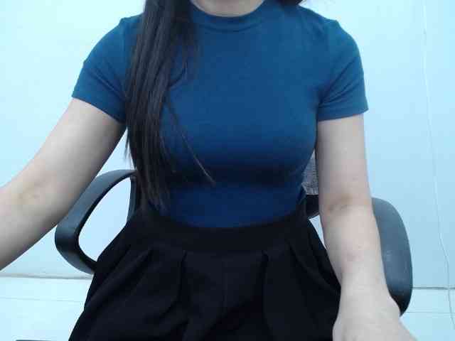 Lady-Young webcam
