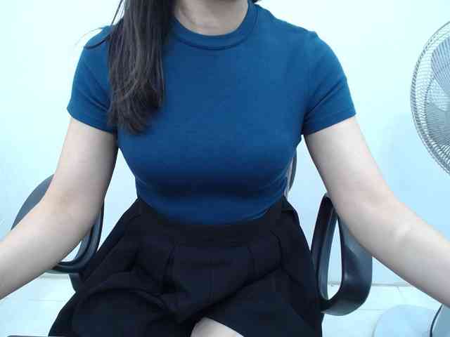 Lady-Young webcam