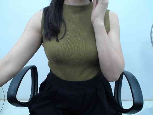 Lady-Young webcam