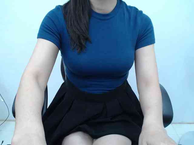 Lady-Young webcam