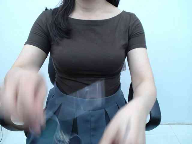 Lady-Young webcam