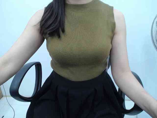 Lady-Young webcam