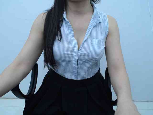Lady-Young webcam