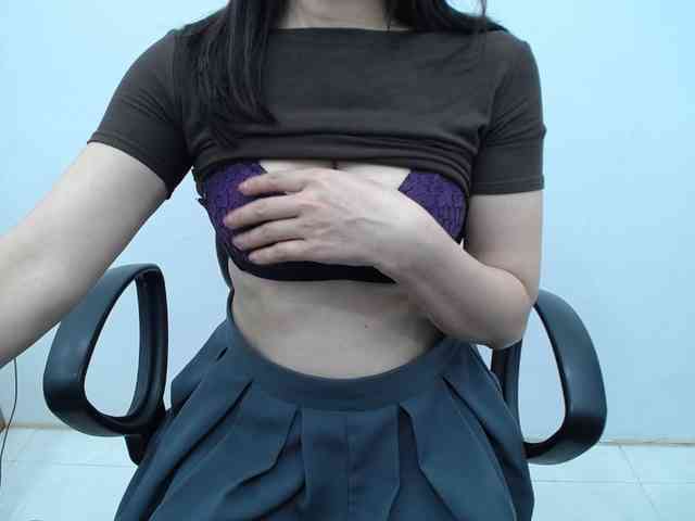 Lady-Young webcam