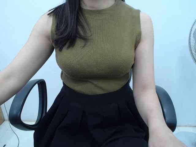Lady-Young webcam