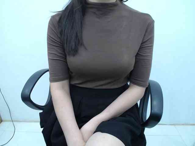 Lady-Young webcam