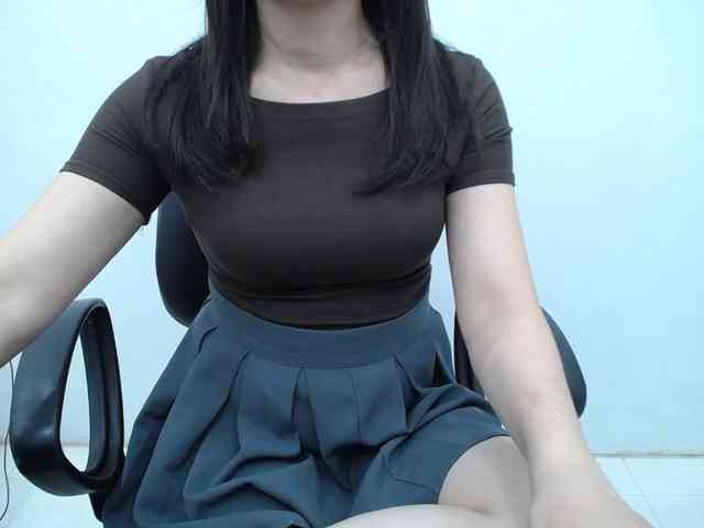 Lady-Young webcam