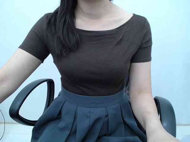 Lady-Young webcam