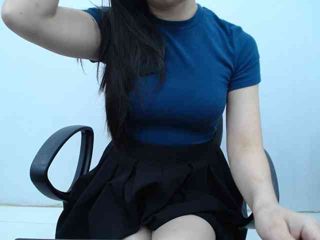 Lady-Young webcam