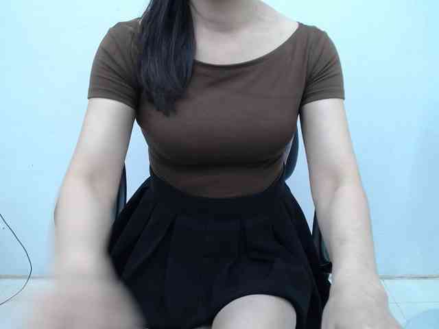 Lady-Young webcam