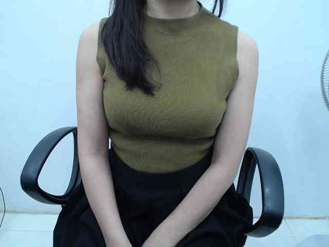 Lady-Young webcam