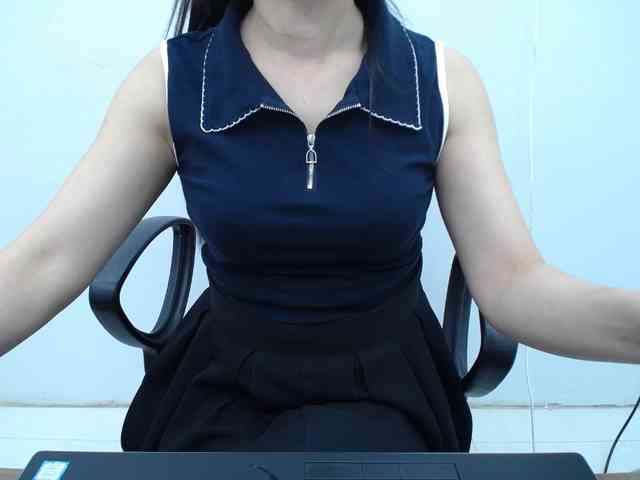 Lady-Young webcam