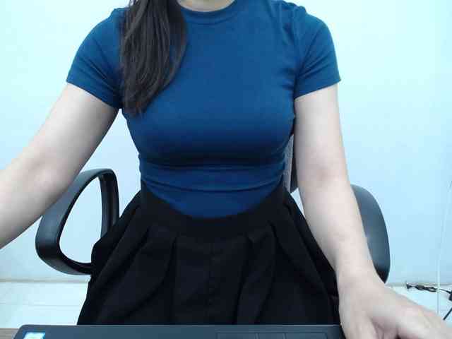 Lady-Young webcam