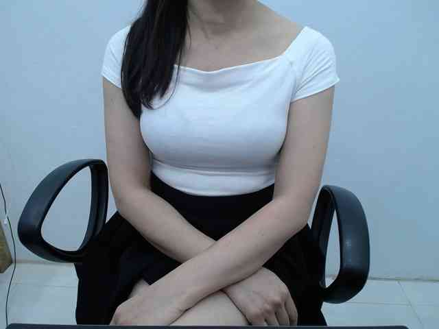Lady-Young webcam