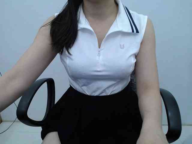 Lady-Young webcam