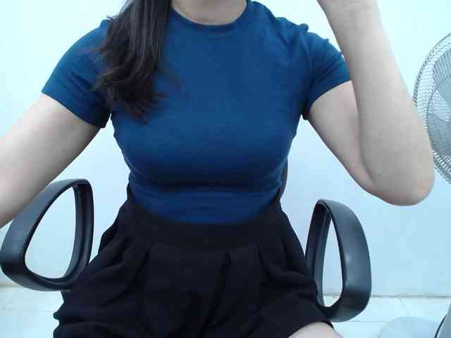 Lady-Young webcam