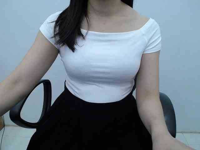 Lady-Young webcam