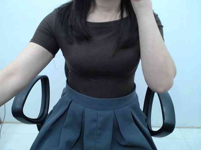 Lady-Young webcam