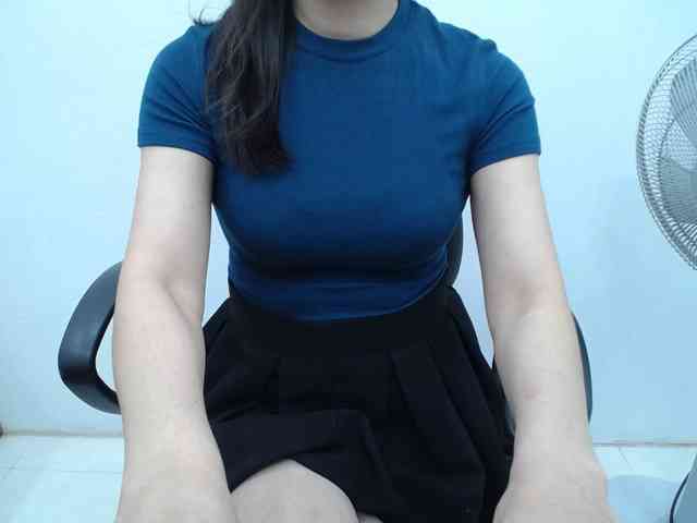 Lady-Young webcam