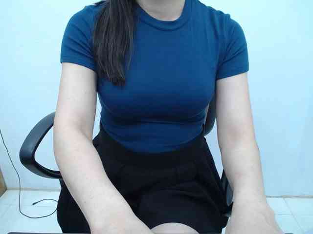 Lady-Young webcam