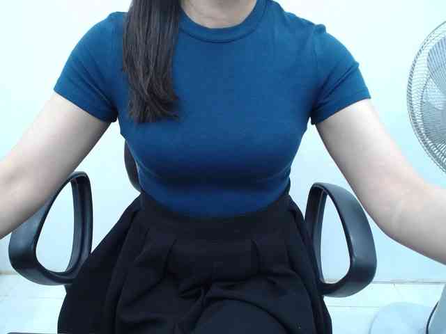 Lady-Young webcam