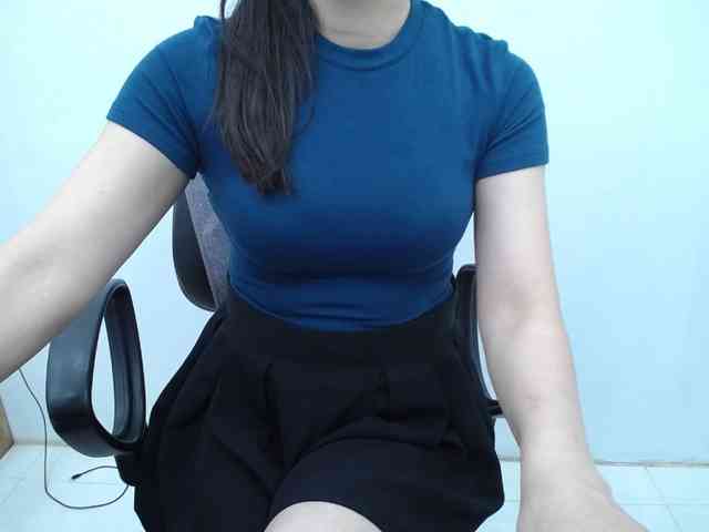 Lady-Young webcam