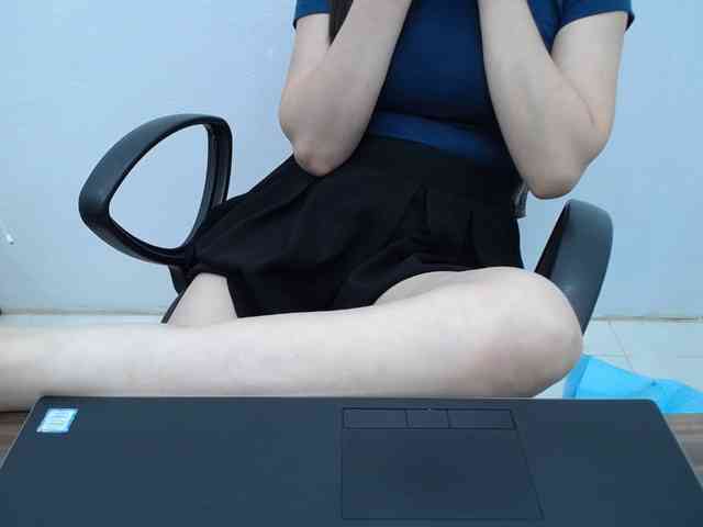 Lady-Young webcam