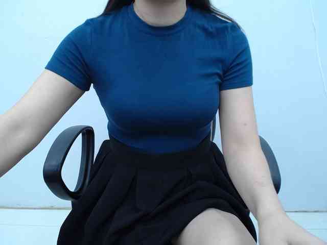 Lady-Young webcam
