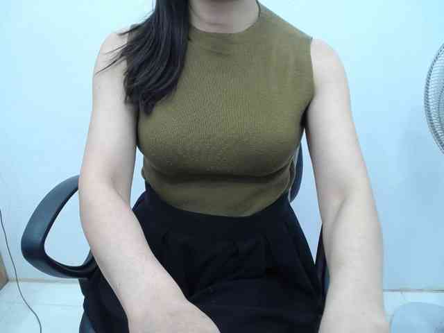 Lady-Young webcam
