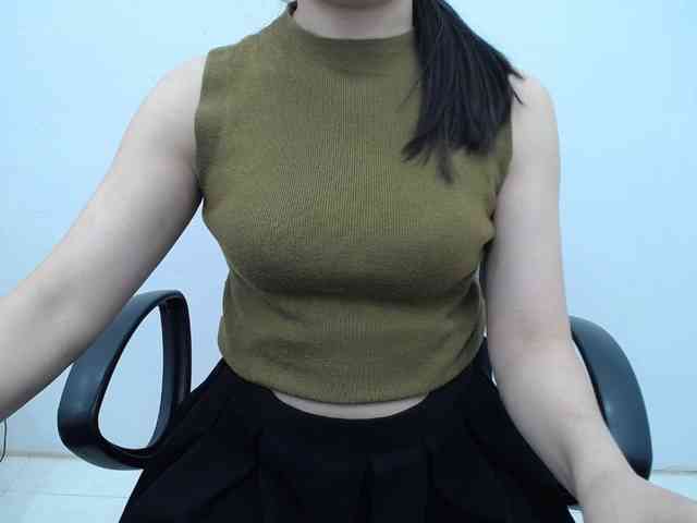 Lady-Young webcam