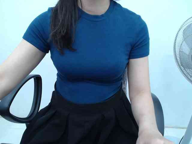Lady-Young webcam