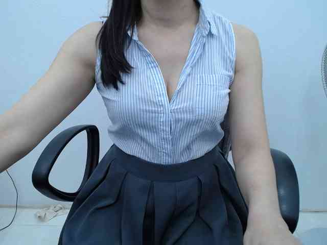Lady-Young webcam