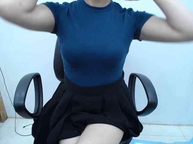 Lady-Young webcam
