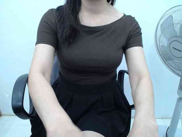 Lady-Young webcam