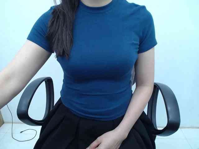 Lady-Young webcam