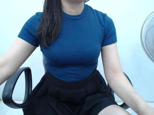 Lady-Young webcam