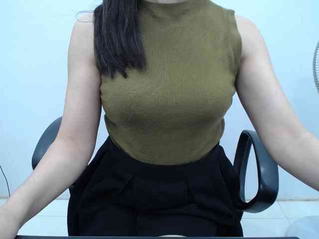 Lady-Young webcam