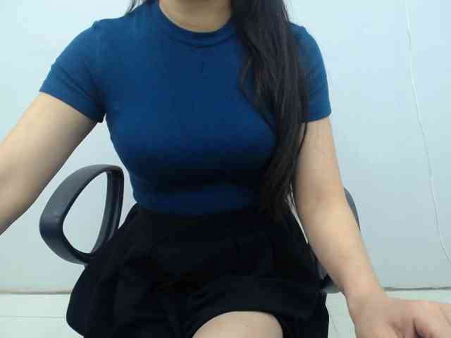 Lady-Young webcam